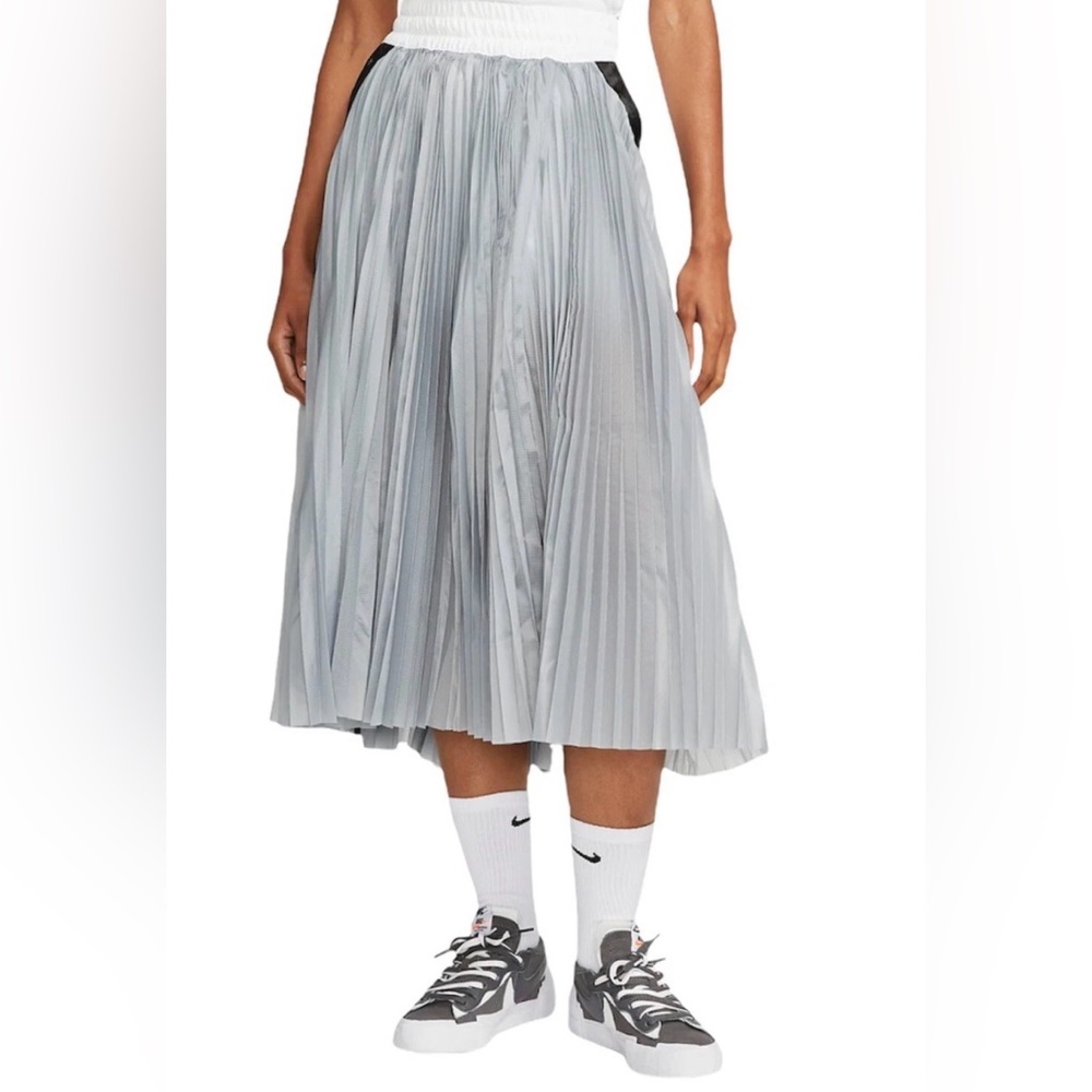 $500 Nike x Sacai Pleated Skirt CV5713 100 White Women's Medium (damaged,read)
